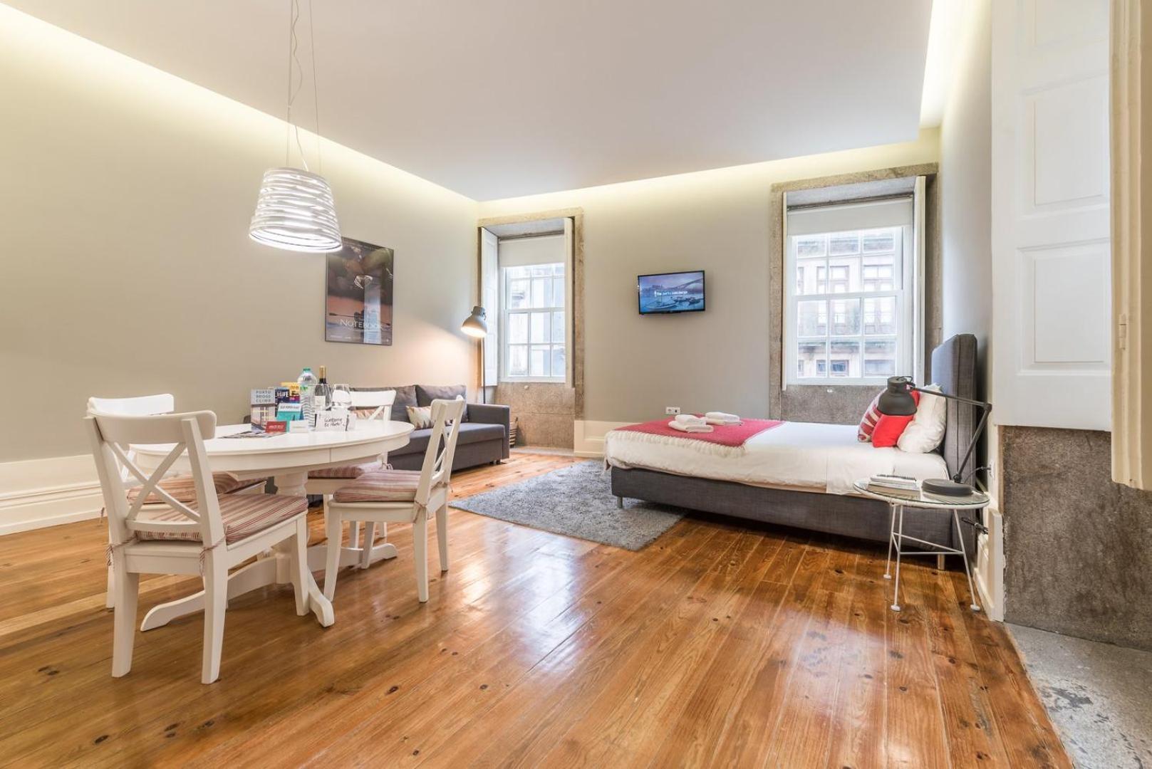 Апартаменты Guestready - Chic Retreat In The Heart Of Порту Экстерьер фото