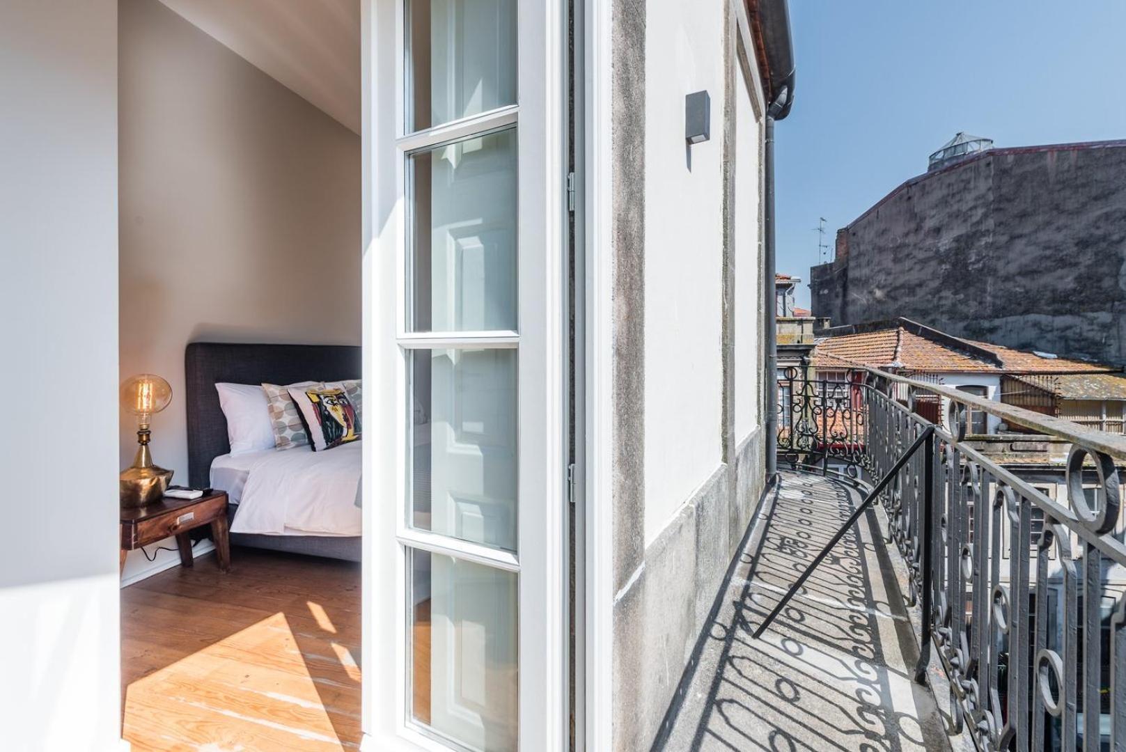 Апартаменты Guestready - Chic Retreat In The Heart Of Порту Экстерьер фото